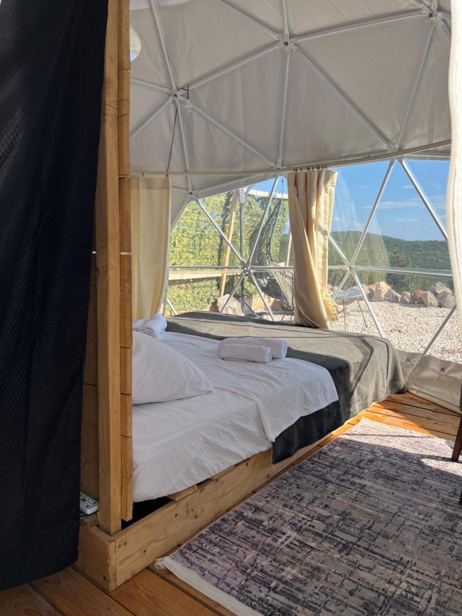 فيلا تيفاتفي Glamping Peninsula Lustica Rose المظهر الخارجي الصورة