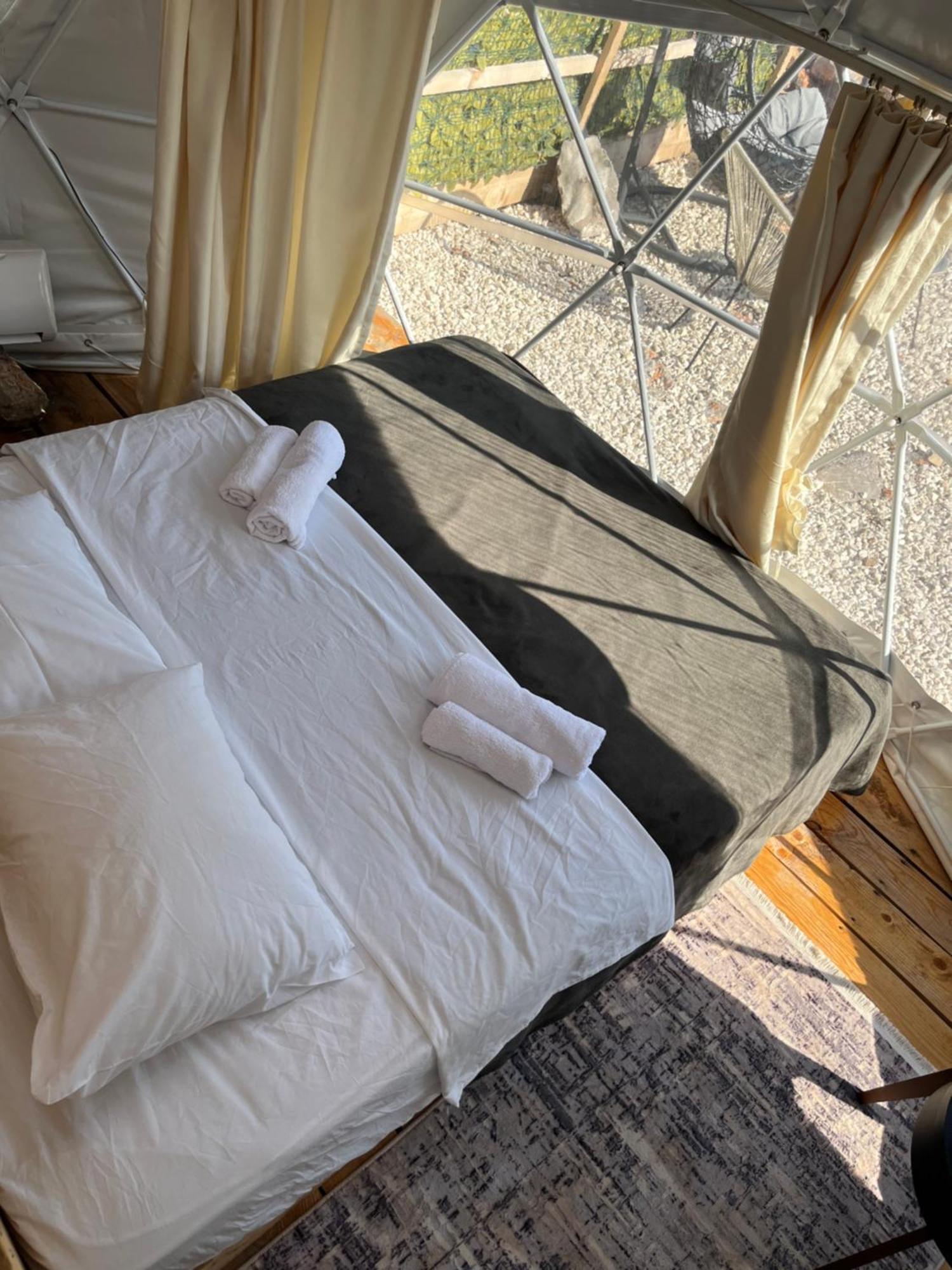 فيلا تيفاتفي Glamping Peninsula Lustica Rose المظهر الخارجي الصورة