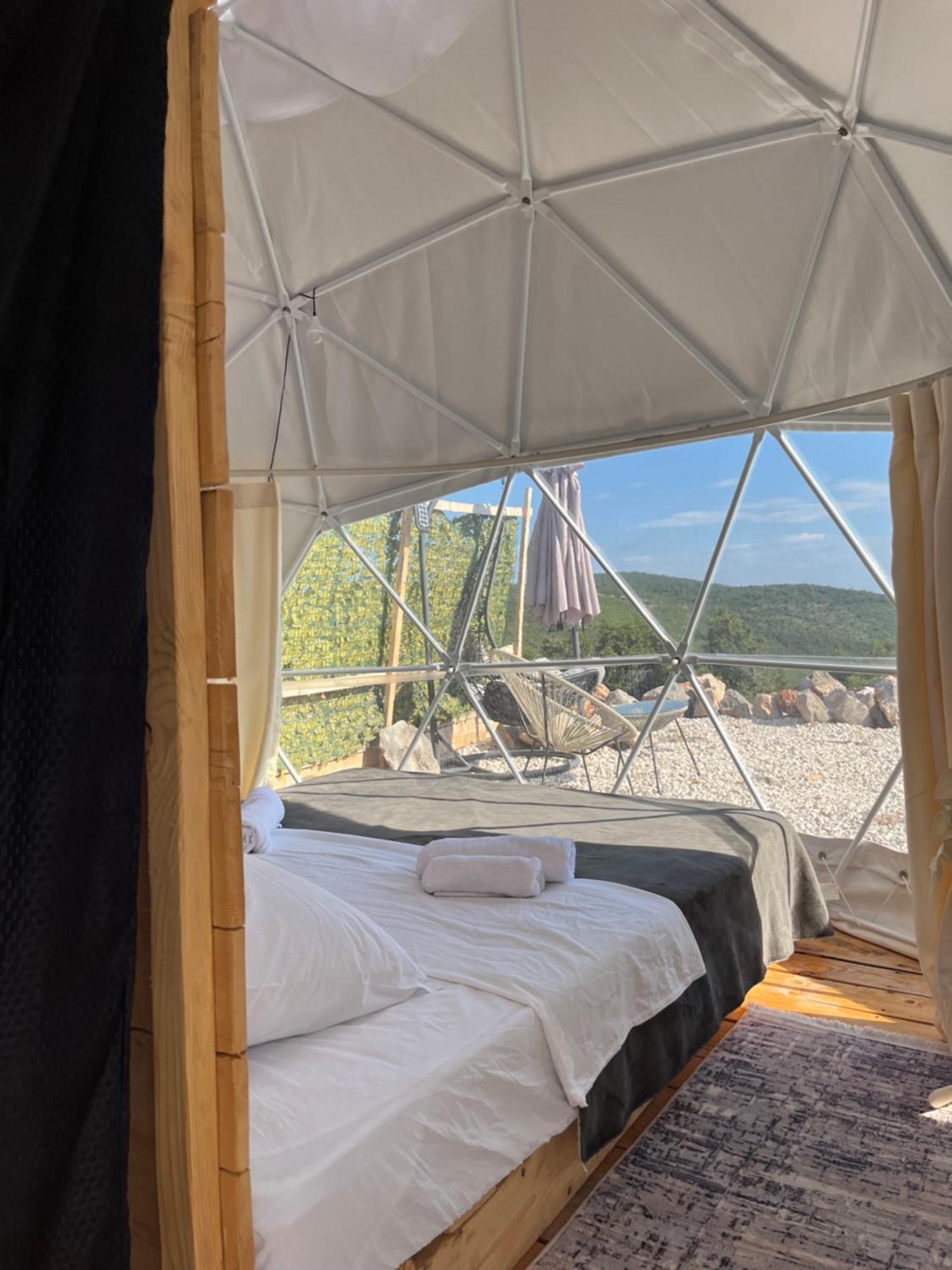 فيلا تيفاتفي Glamping Peninsula Lustica Rose المظهر الخارجي الصورة